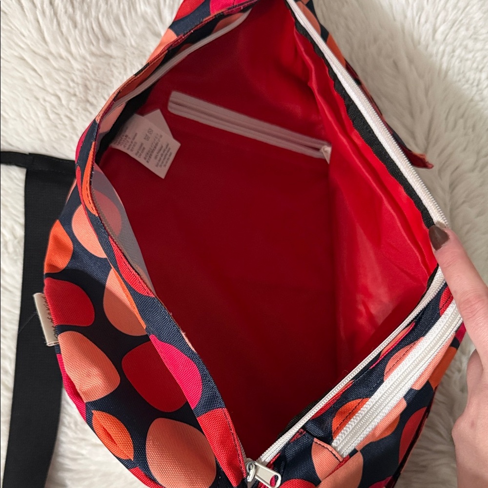 Kavu Sling Bag with Vibrant Red and Orange Circles - Picture 4 of 11